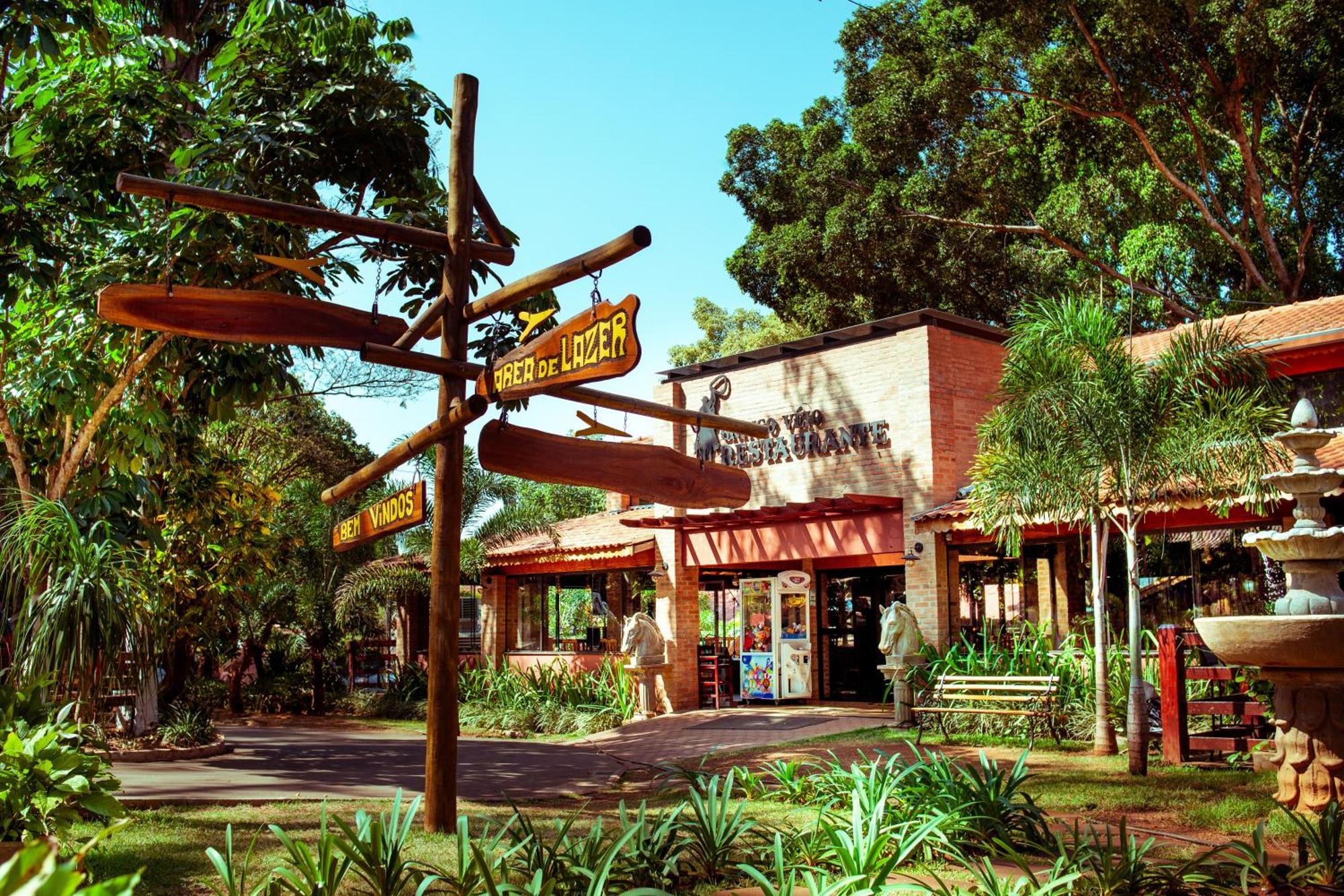 Santana's Ranch *
